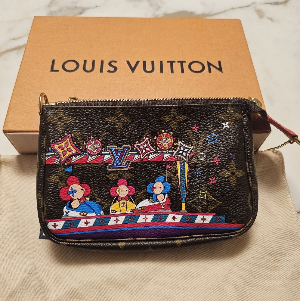 Louis Vuitton Monogram 2020 Christmas Animation Mini Pochette